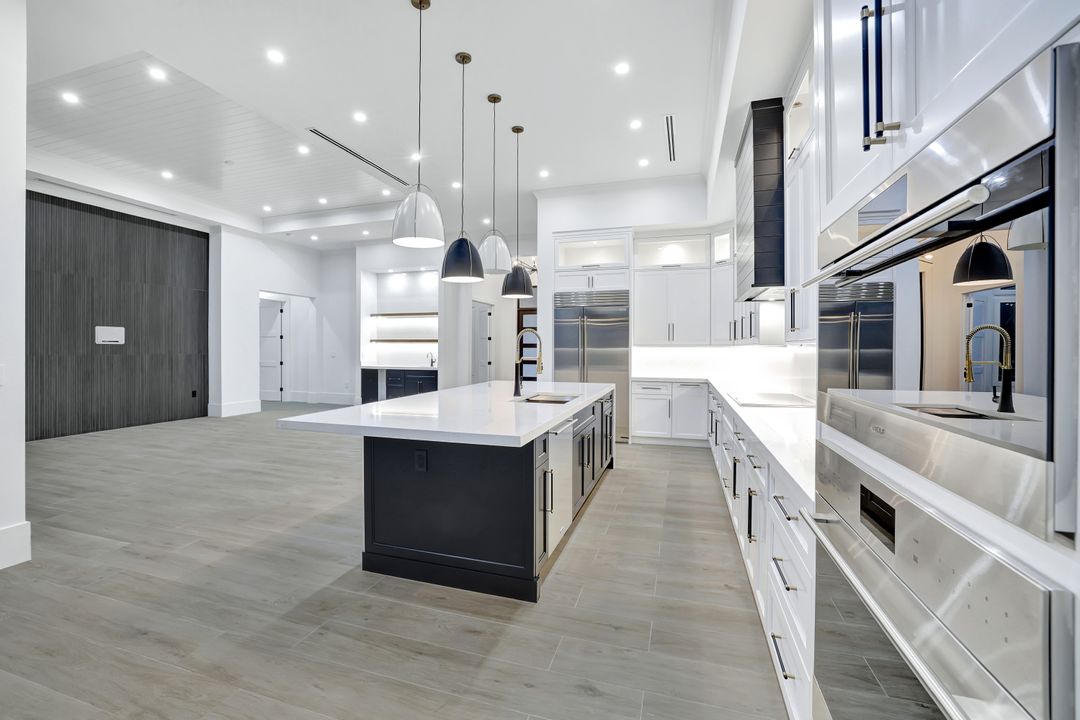 264 13th St NW, Naples, FL 34120