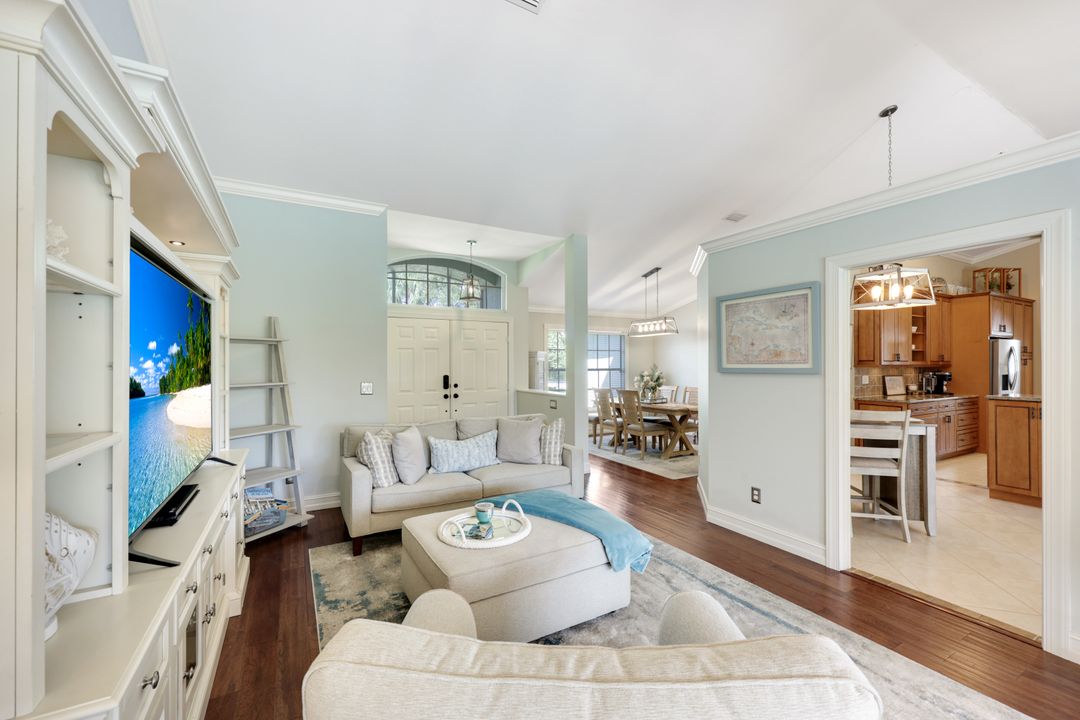 146 Plantation Cir, Naples, FL 34104