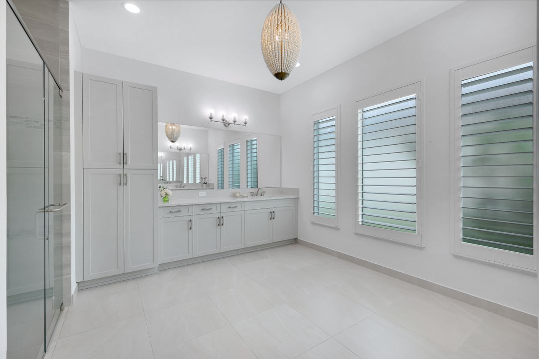11698 Jasper Ct, Naples, FL 34120