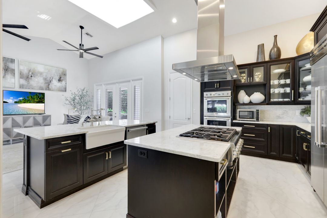 27080 Flamingo Dr, Bonita Springs, FL 34135