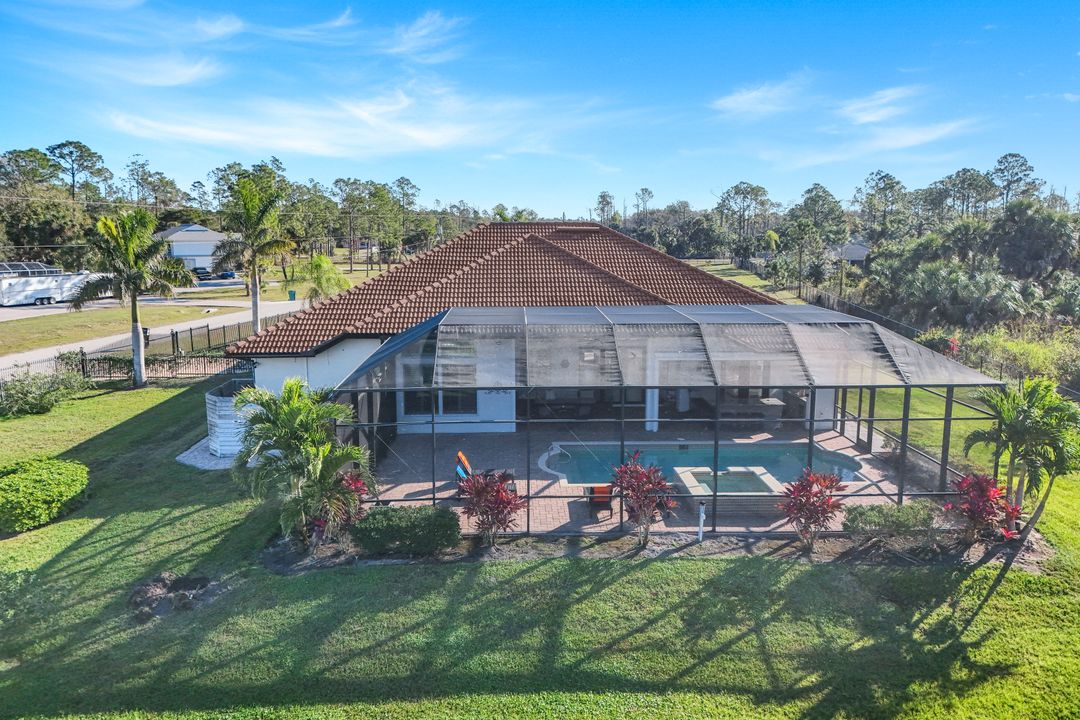 90 22nd Ave NW, Naples, FL 34120
