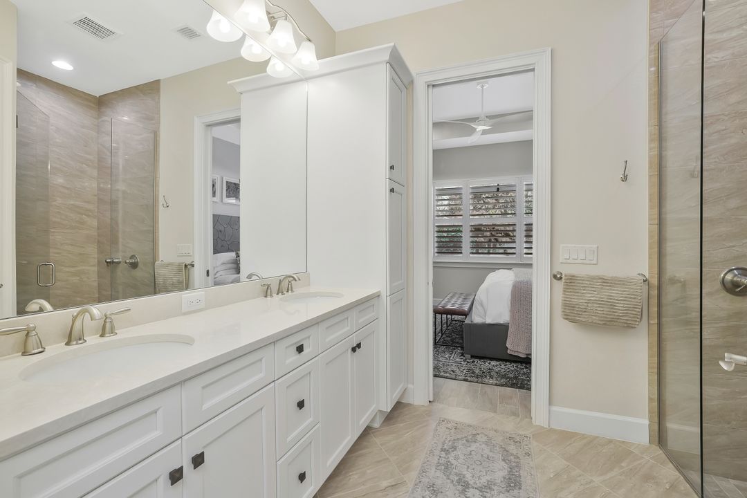 5665 Highbourne Dr, Naples, FL 34113