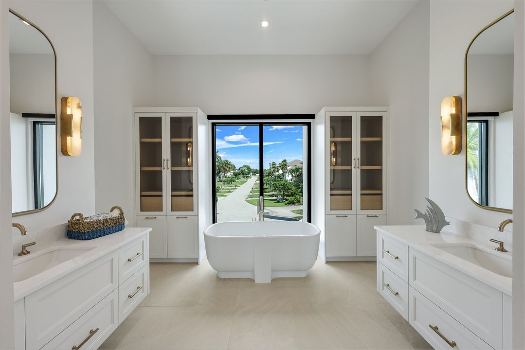 348 Seagull Ave, Naples, FL 34108