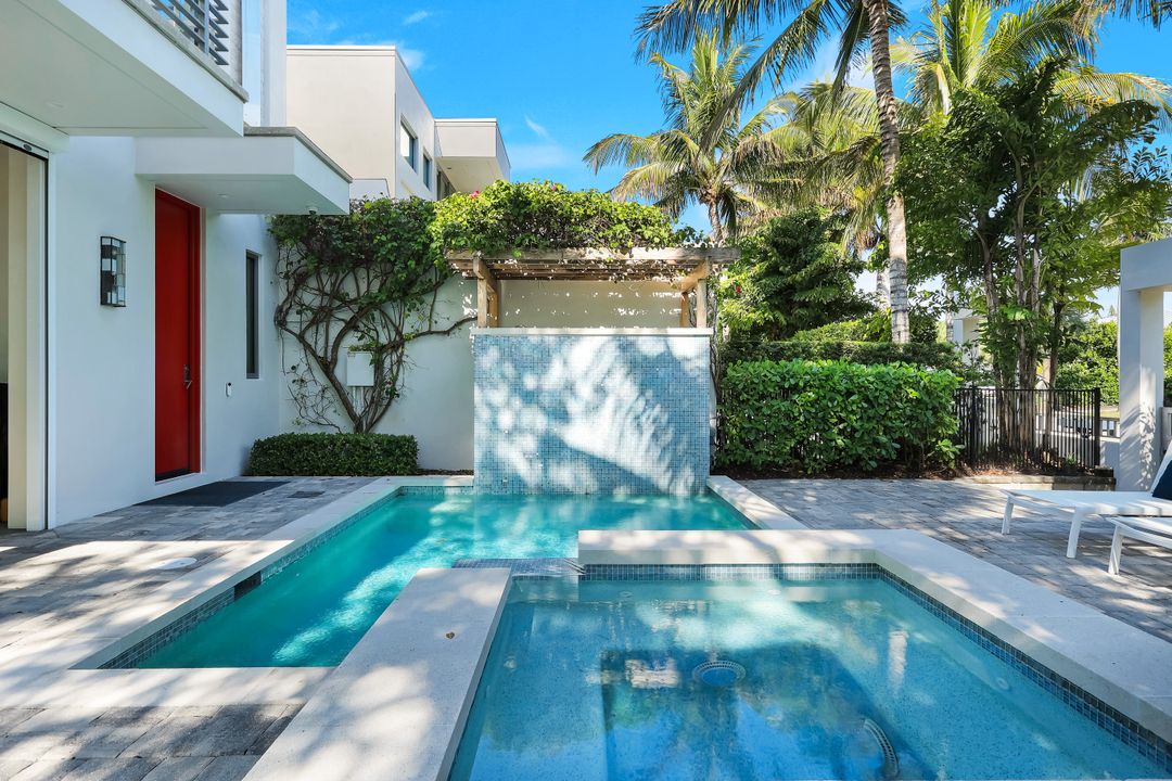 335 Banyan Blvd, Naples, FL 34102