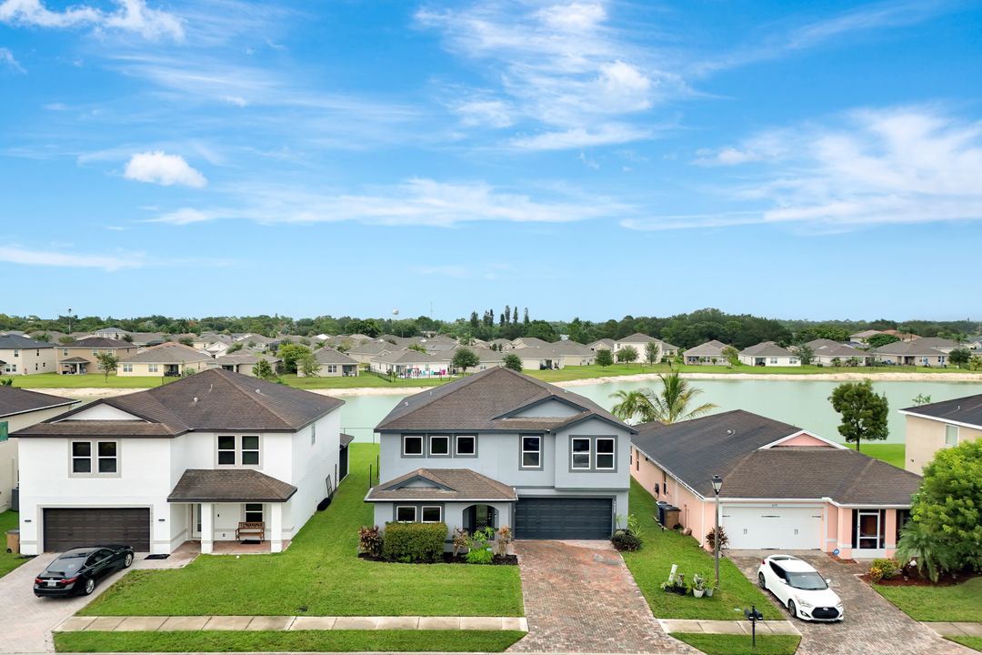 10337 Canal Brook Ln, Lehigh Acres, FL 33936