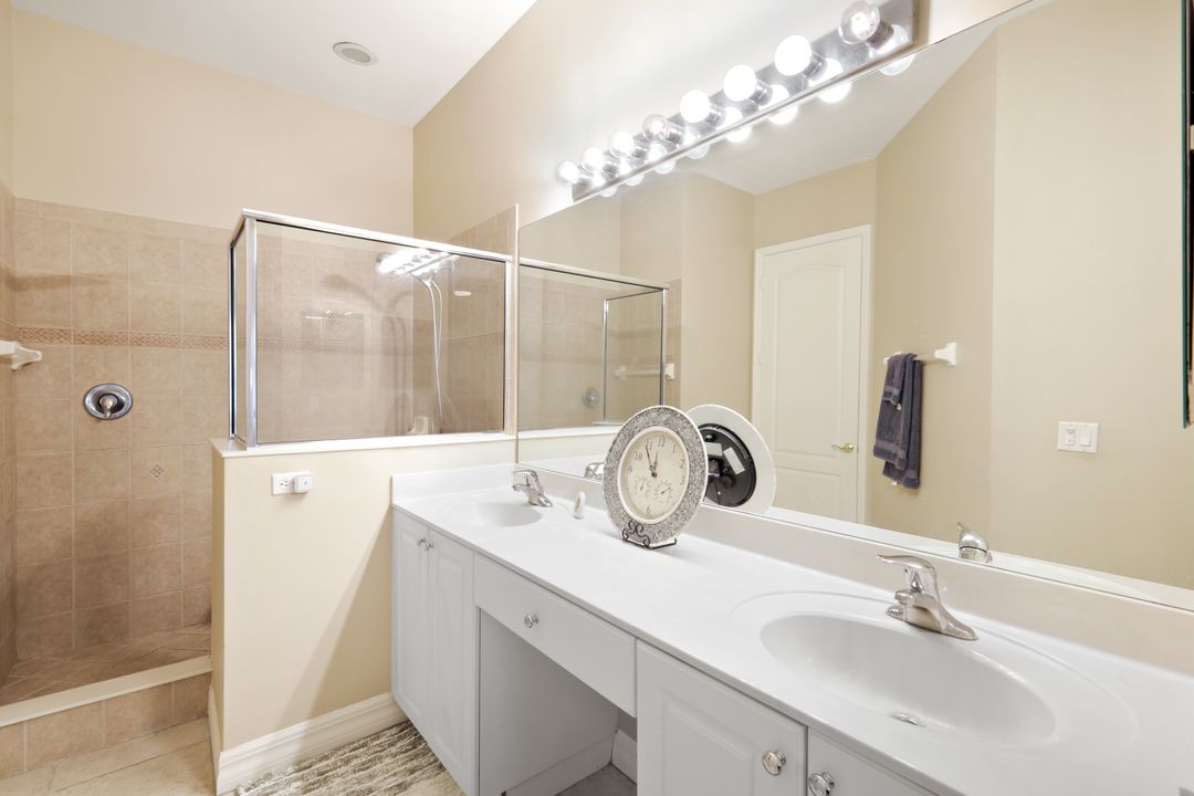 6100 Jonathans Bay Cir #302, Fort Myers, FL 33908