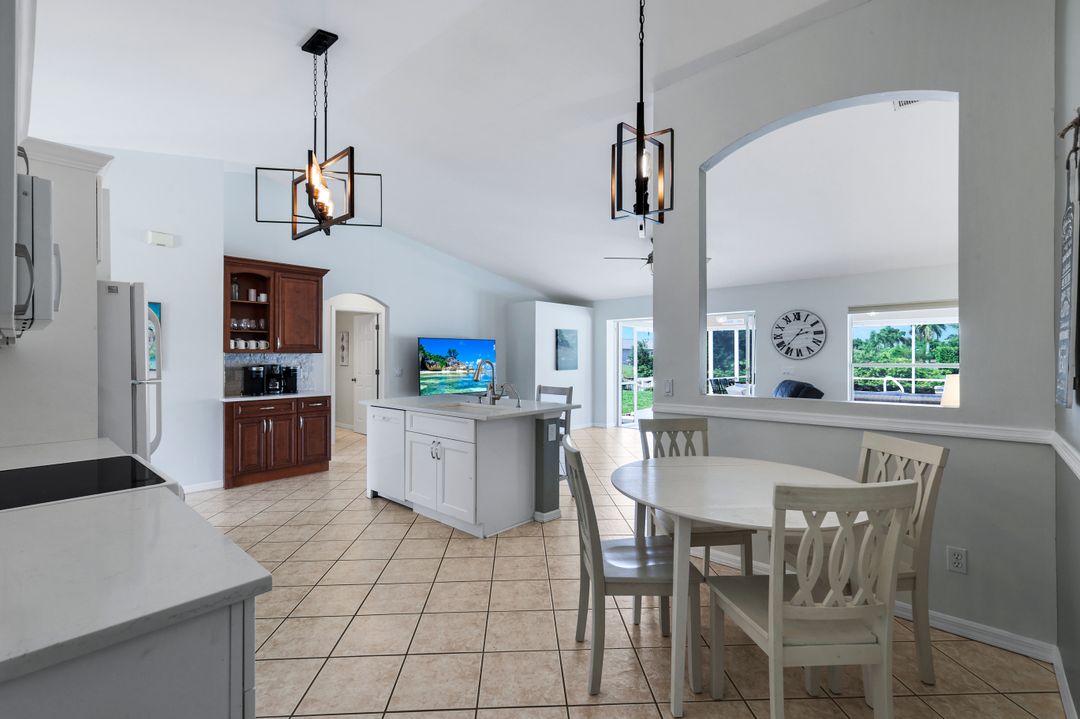 615 SW 39th Terrace, Cape Coral, FL 33914