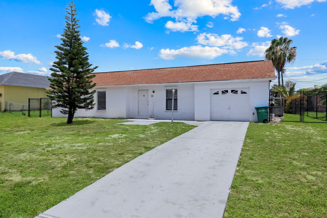 1307 SW 43rd Ln, Cape Coral, FL 33914