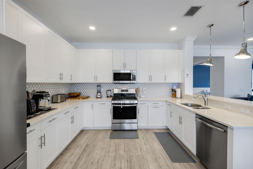 4500 Aurora St, Naples, FL 34119