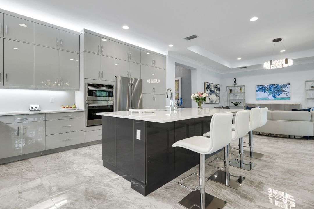 12033 Azalea Wy, Naples, FL 34120