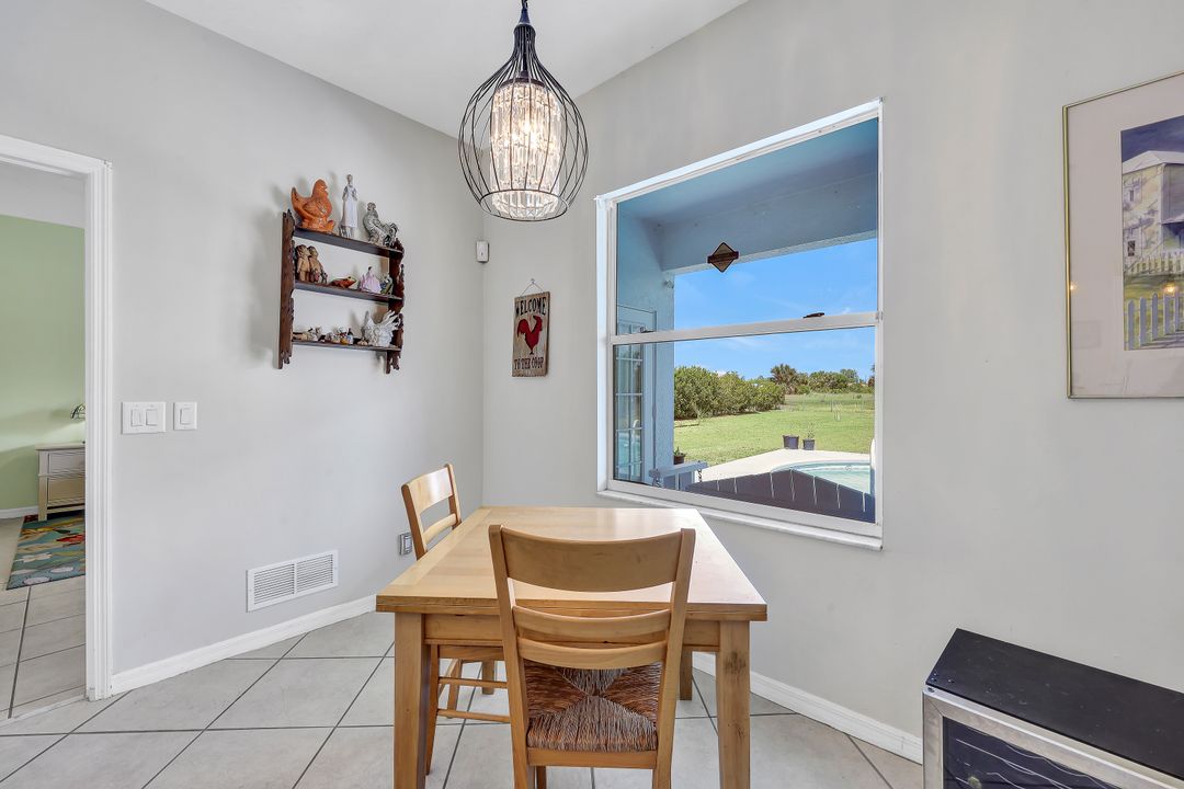 2525 39th Ave NE, Naples, FL 34120