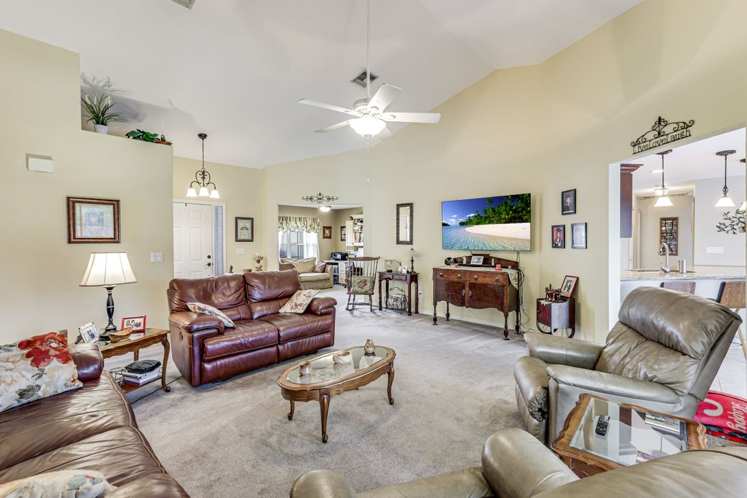 1820 SW 51st St, Cape Coral, FL 33914