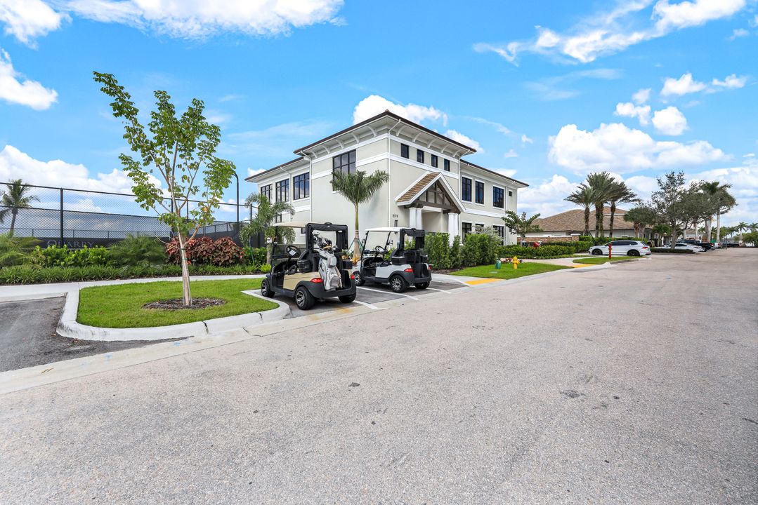 9220 Quartz Ln #101, Naples, FL 34120