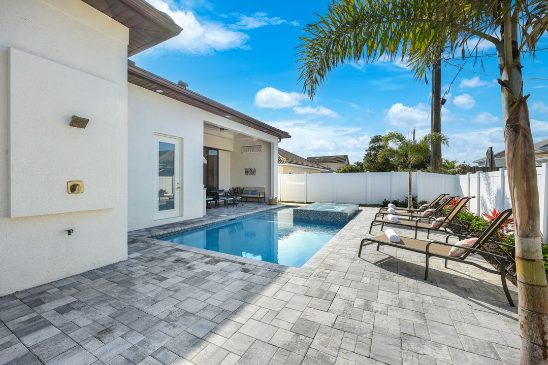 575 93rd Ave N, Naples, FL 34108