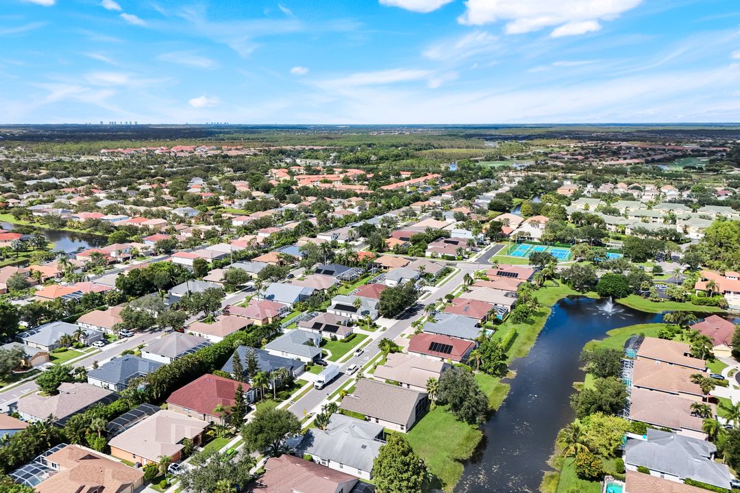196 Skipping Stone Ln, Naples, FL 34119