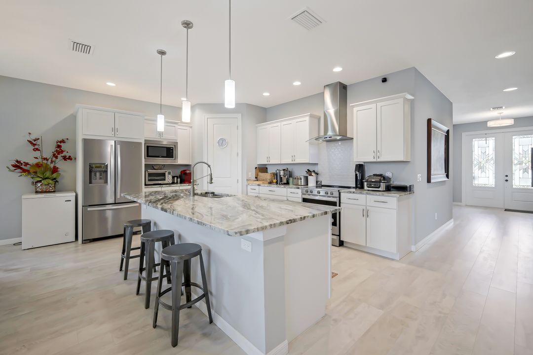 2214 Isle of Pines Ave, Fort Myers, FL 33905