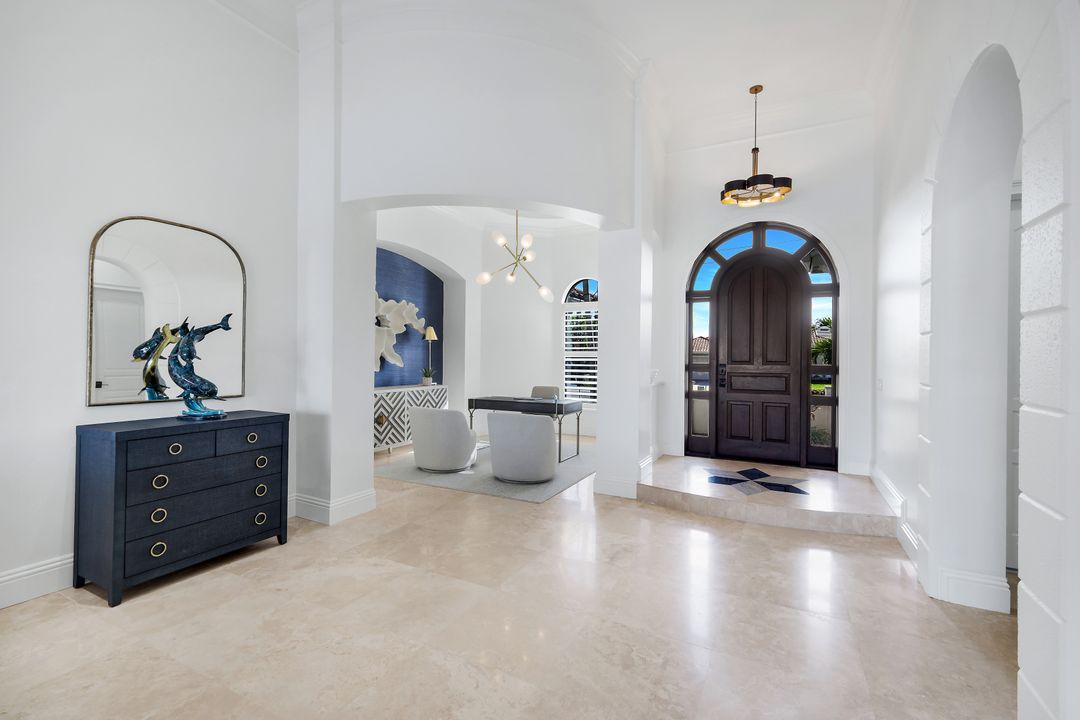 5743 SW 9th Ct, Cape Coral, FL 33914