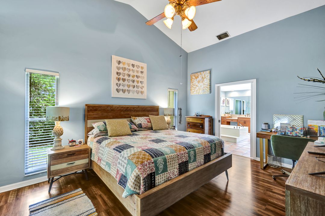 350 Henley Dr, Naples, FL 34104