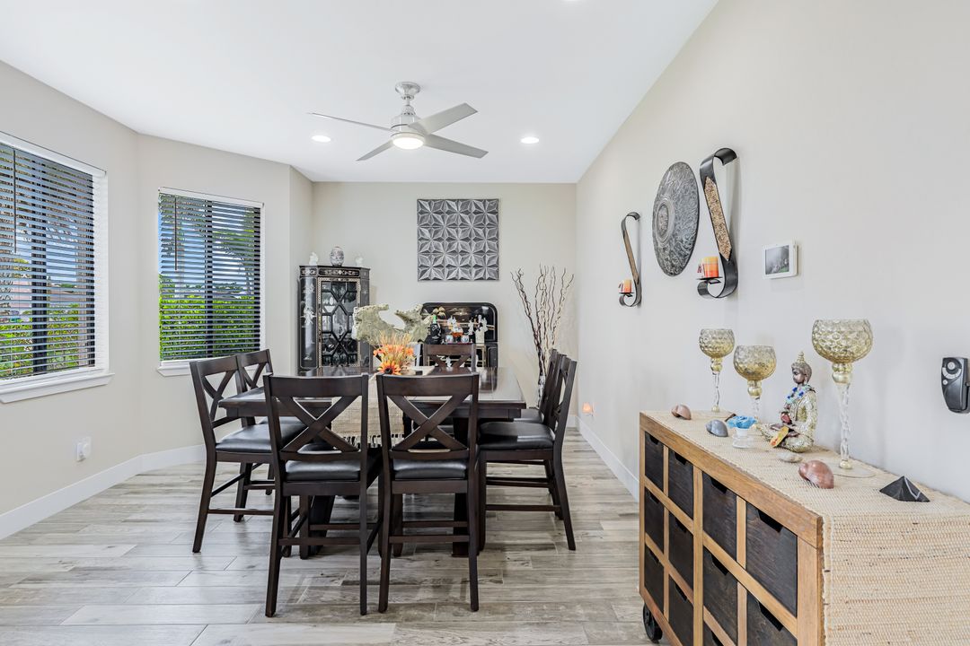 301 SE 21st Ln, Cape Coral, FL 33990