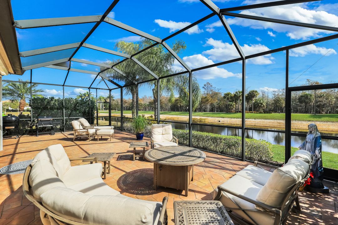 9065 Siesta Bay Dr, Naples, FL 34120