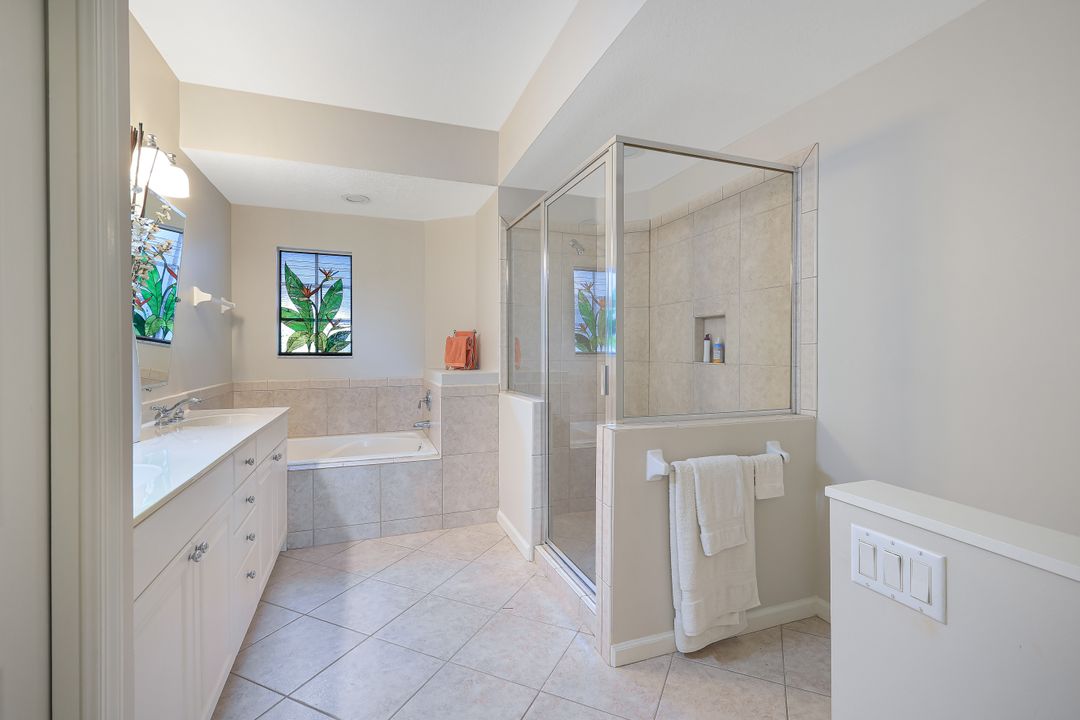 9211 Palmetto Ridge Dr #101, Bonita Springs, FL 34135