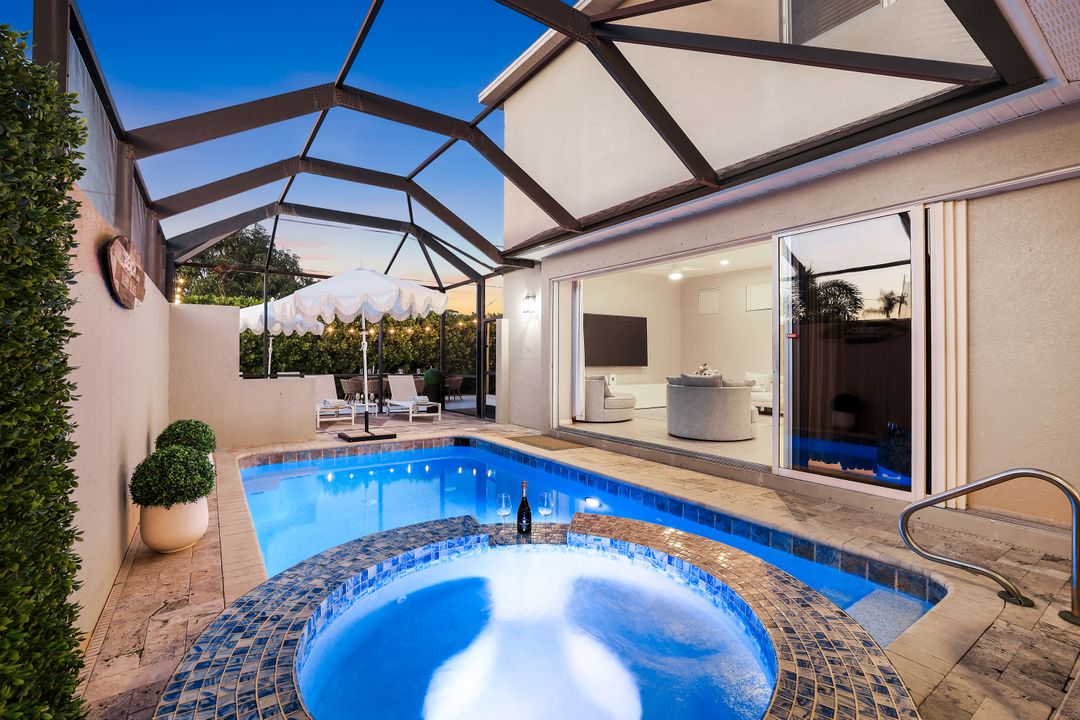 531 105th Ave N, Naples, FL 34108