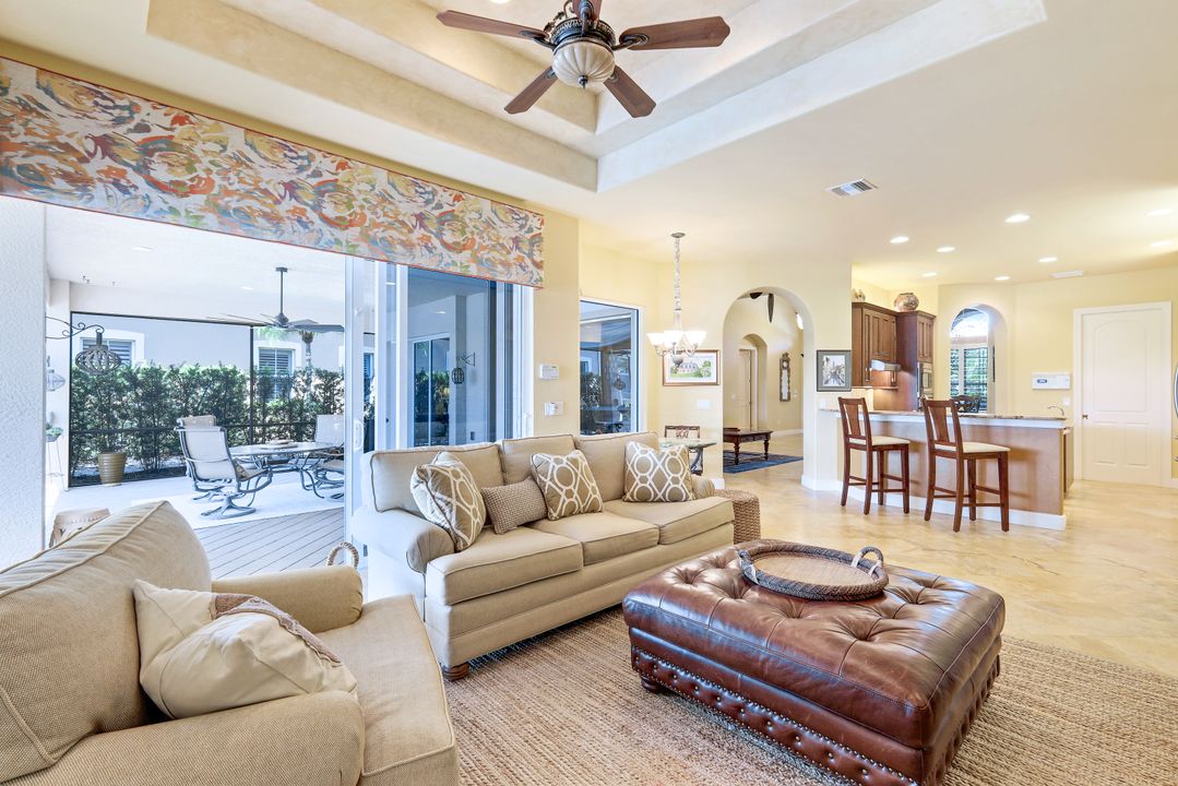 5742 Hammock Isles Dr, Naples, FL 34119