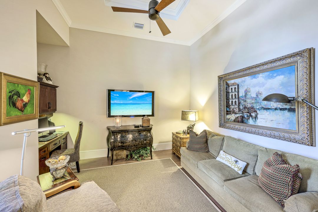 2239 Residence Cir, Naples, FL 34105