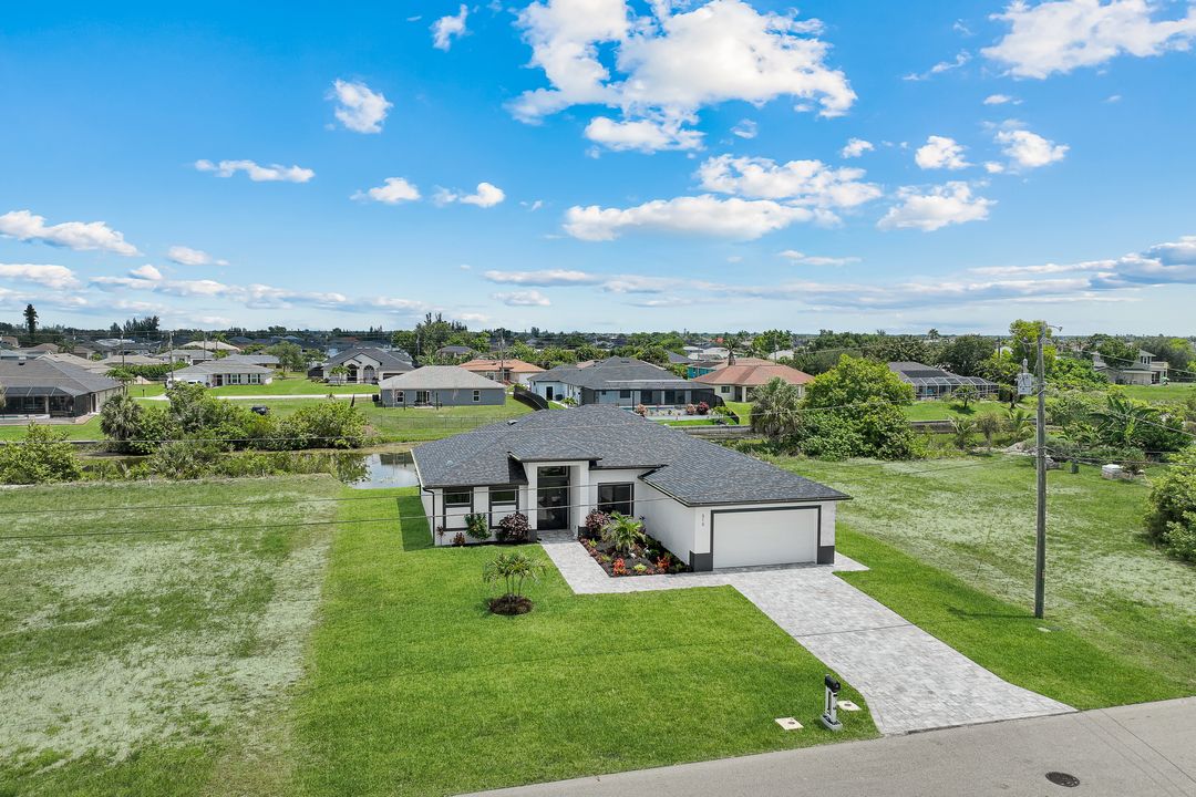 313 NE 5th St, Cape Coral, FL 33990