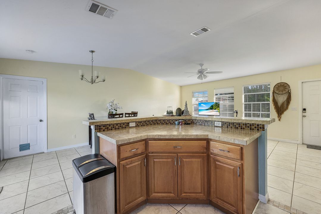 705 SW 27th Terrace, Cape Coral, FL 33914