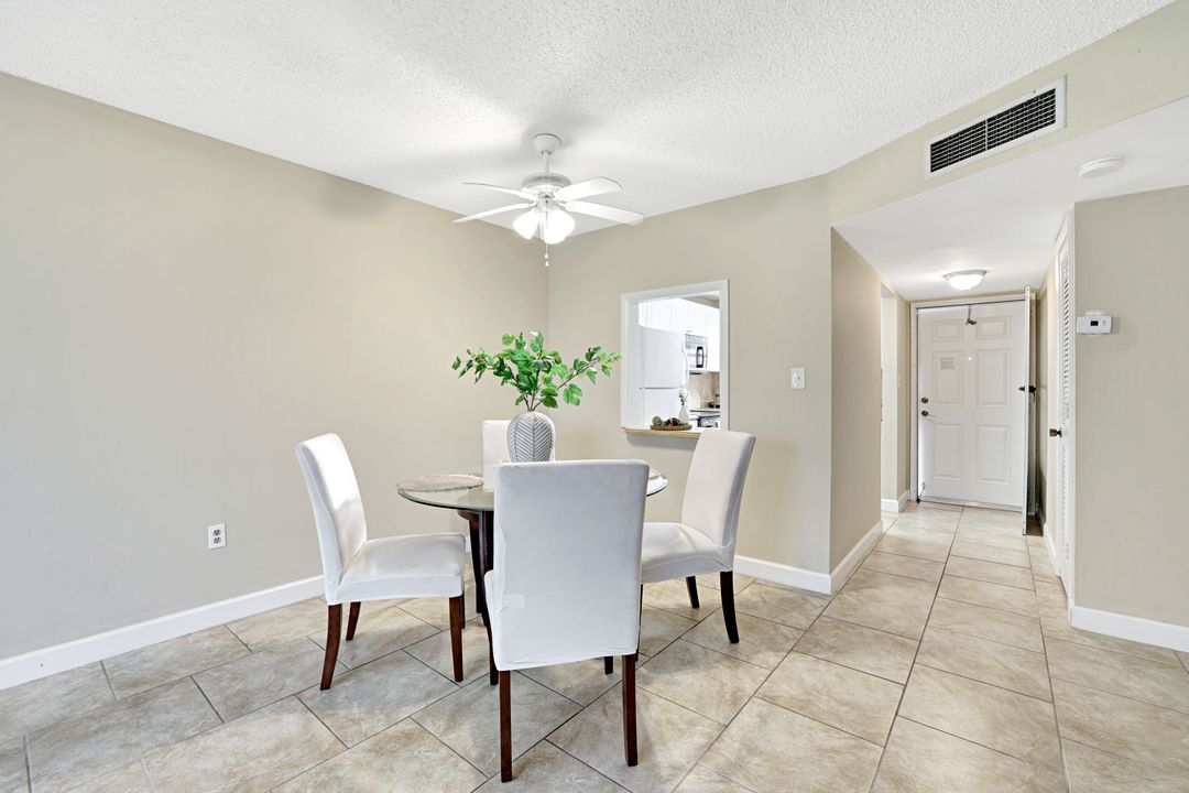 170 Turtle Lake Ct  #109, Naples, FL 34105