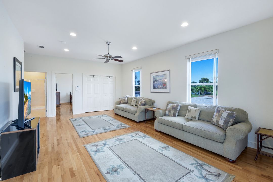 5929 SW 1st Ct, Cape Coral, FL 33914