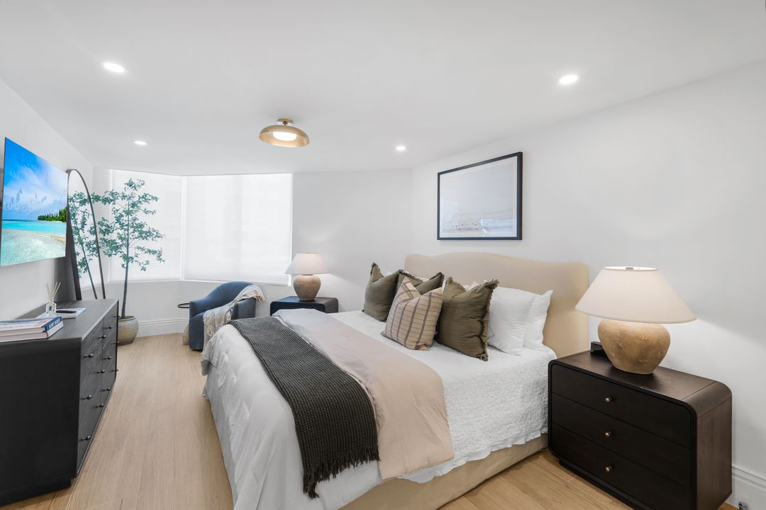 4041 Gulf Shore Blvd N #109, Naples, FL 34103