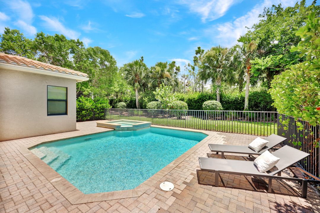 13750 Callisto Ave, Naples, FL 34109