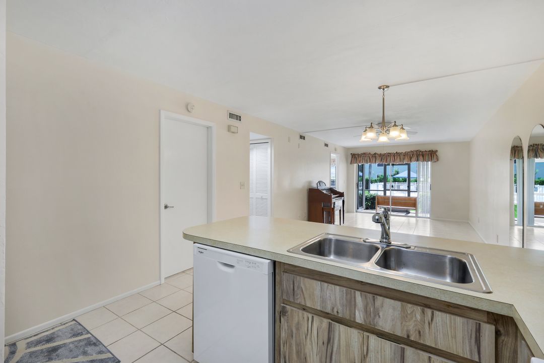 1100 Pondella Rd  #906, Cape Coral, FL 33909