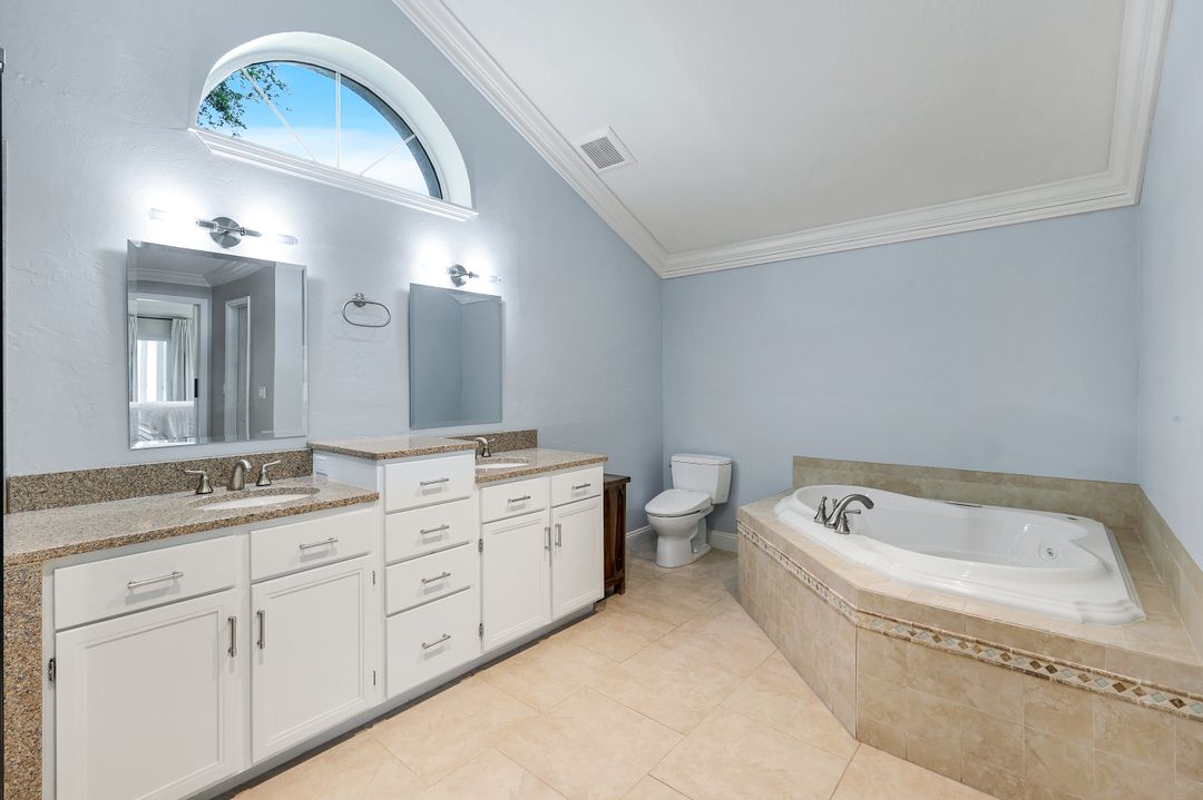 204 SE 20th Pl, Cape Coral, FL 33990