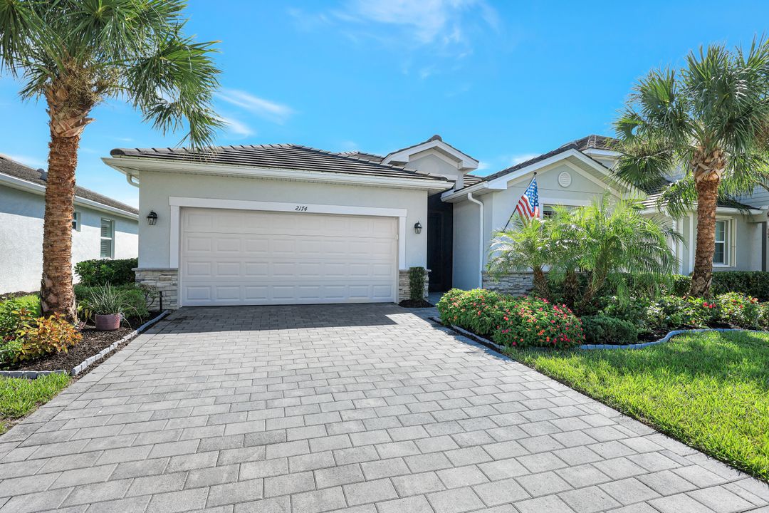 2174 Clementine St, Naples, FL 34120