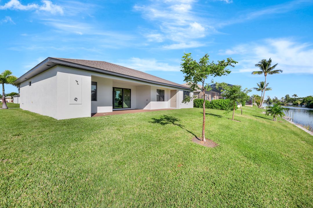 2721 SW 11th Ave, Cape Coral, FL 33914