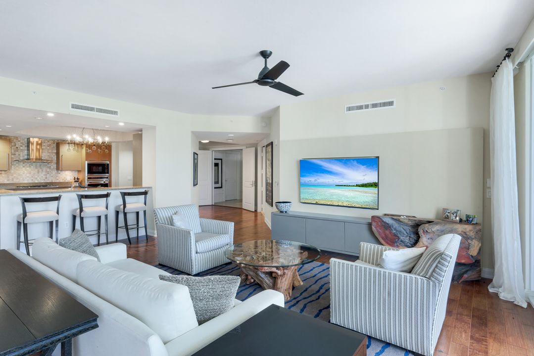 13675 Vanderbilt Dr #406, Naples, FL 34110