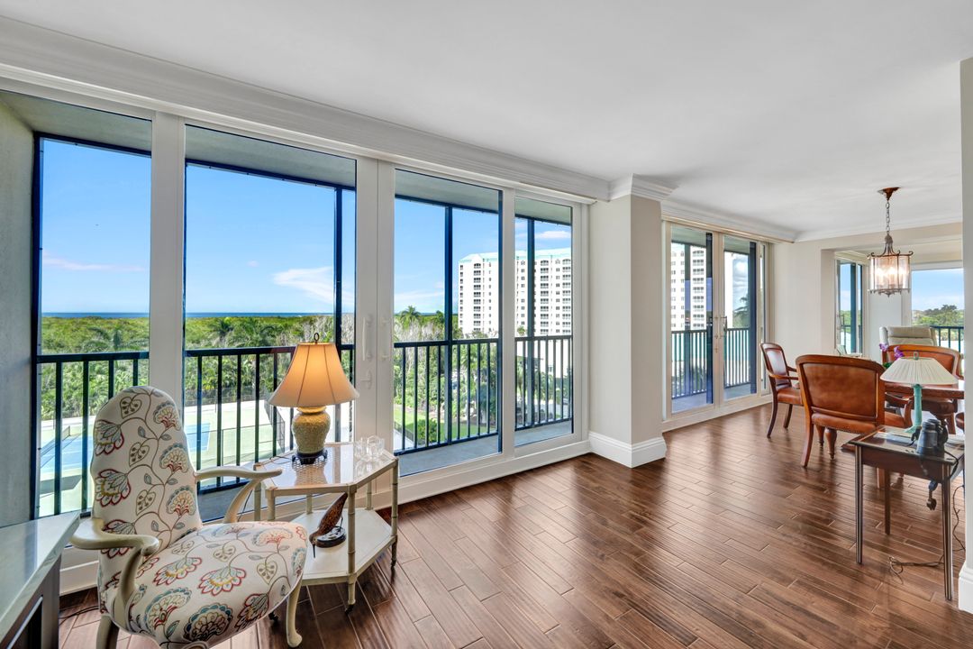 5601 Turtle Bay Dr #404, Naples, FL 34108