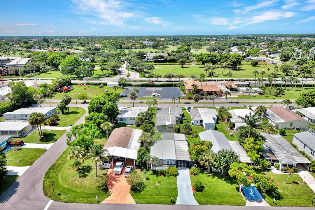 522 Menton Ln, Naples, FL 34112