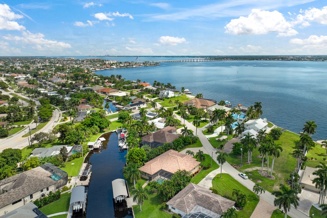 5314 Nautilus Dr, Cape Coral, FL 33904