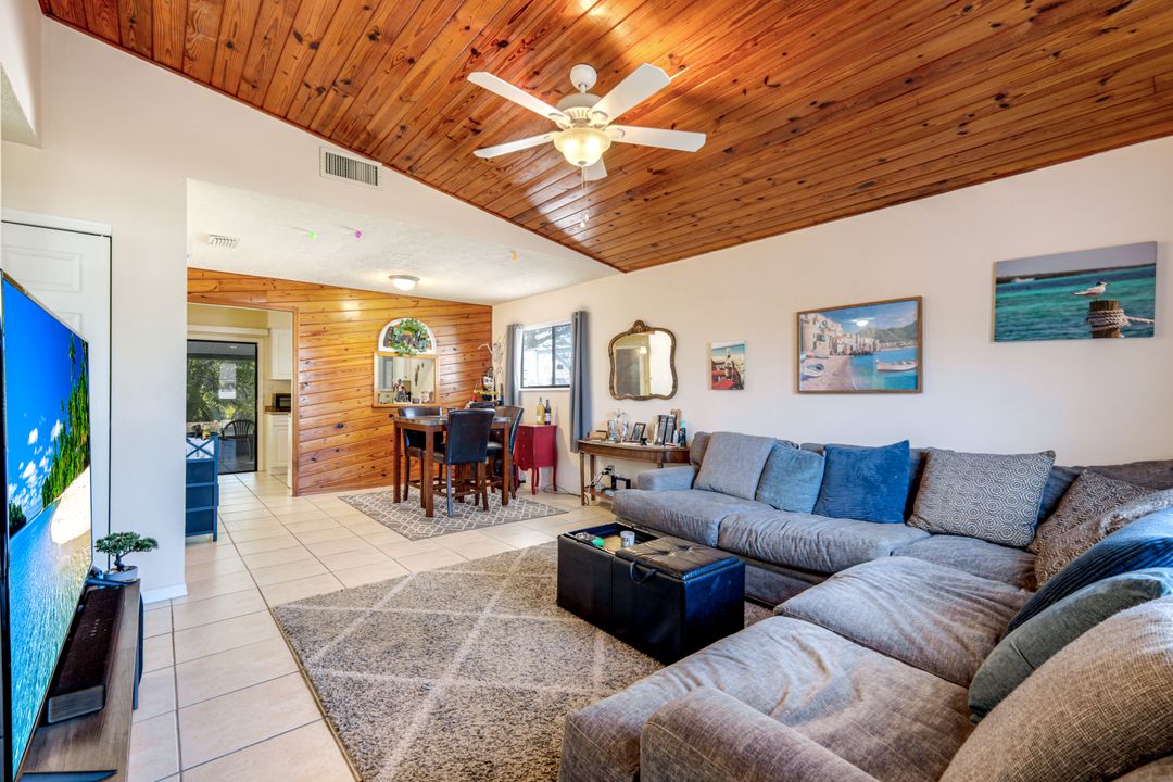 1410 SE 8th Ave, Cape Coral, FL 33990