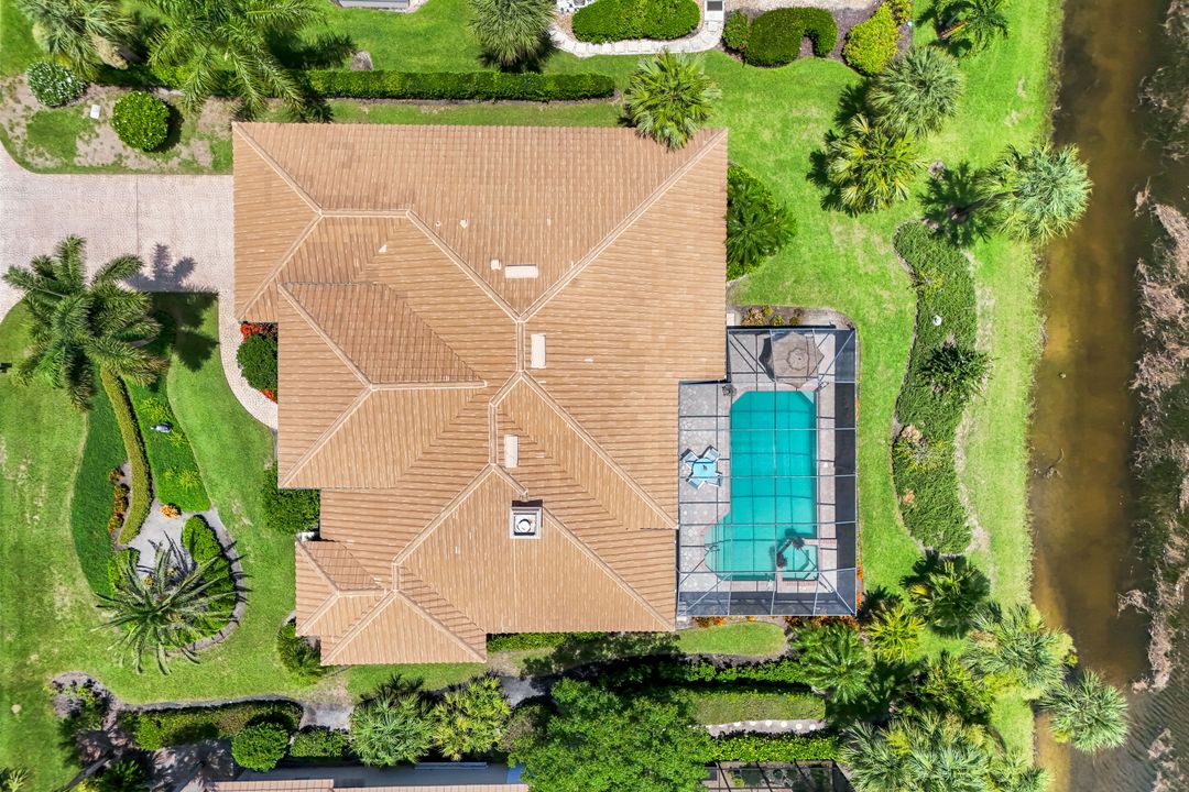 3760 Lakemont Dr, Bonita Springs, FL 34134