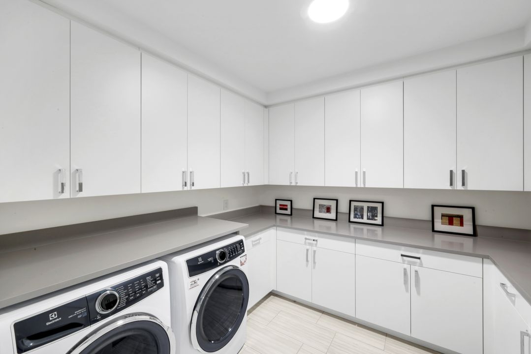 1130 3rd Ave S #405, Naples, FL 34102