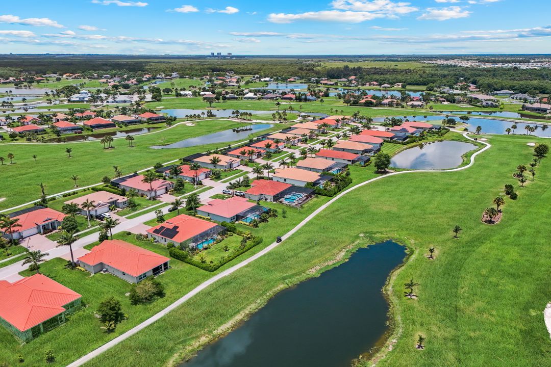 18725 Lake Hammock Dr, Naples, FL 34114
