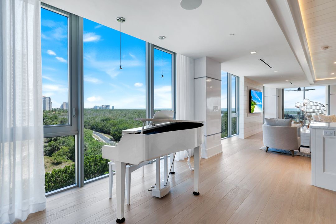 6897 Grenadier Blvd #601, Naples, FL 34108