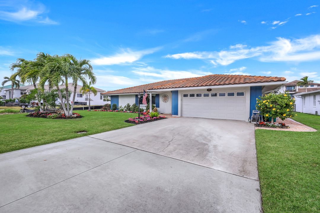 401 Lagoon Ave, Naples, FL 34108