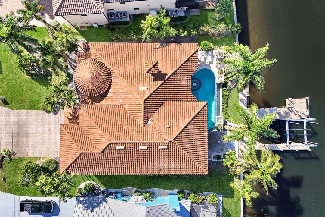 5743 SW 9th Ct, Cape Coral, FL 33914