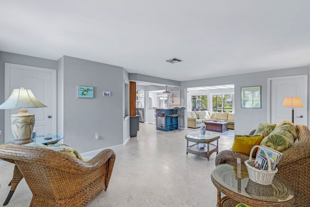 4305 SE 1st Ave, Cape Coral, FL 33904